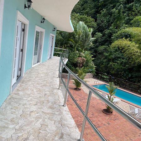 Toraille Waterfall Poolside Apartment Soufrière Eksteriør bilde