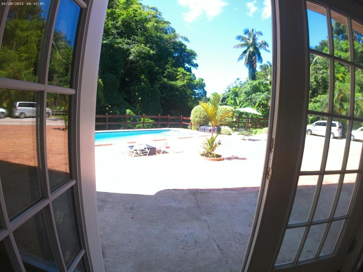 Toraille Waterfall Poolside Apartment Soufrière Eksteriør bilde